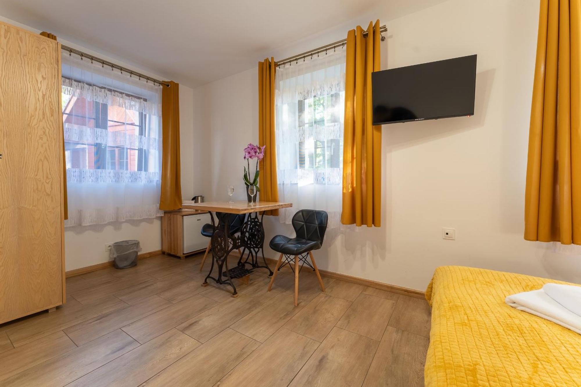 Dom Krawca - Pod Chojnikiem Jelenia Góra Exterior foto