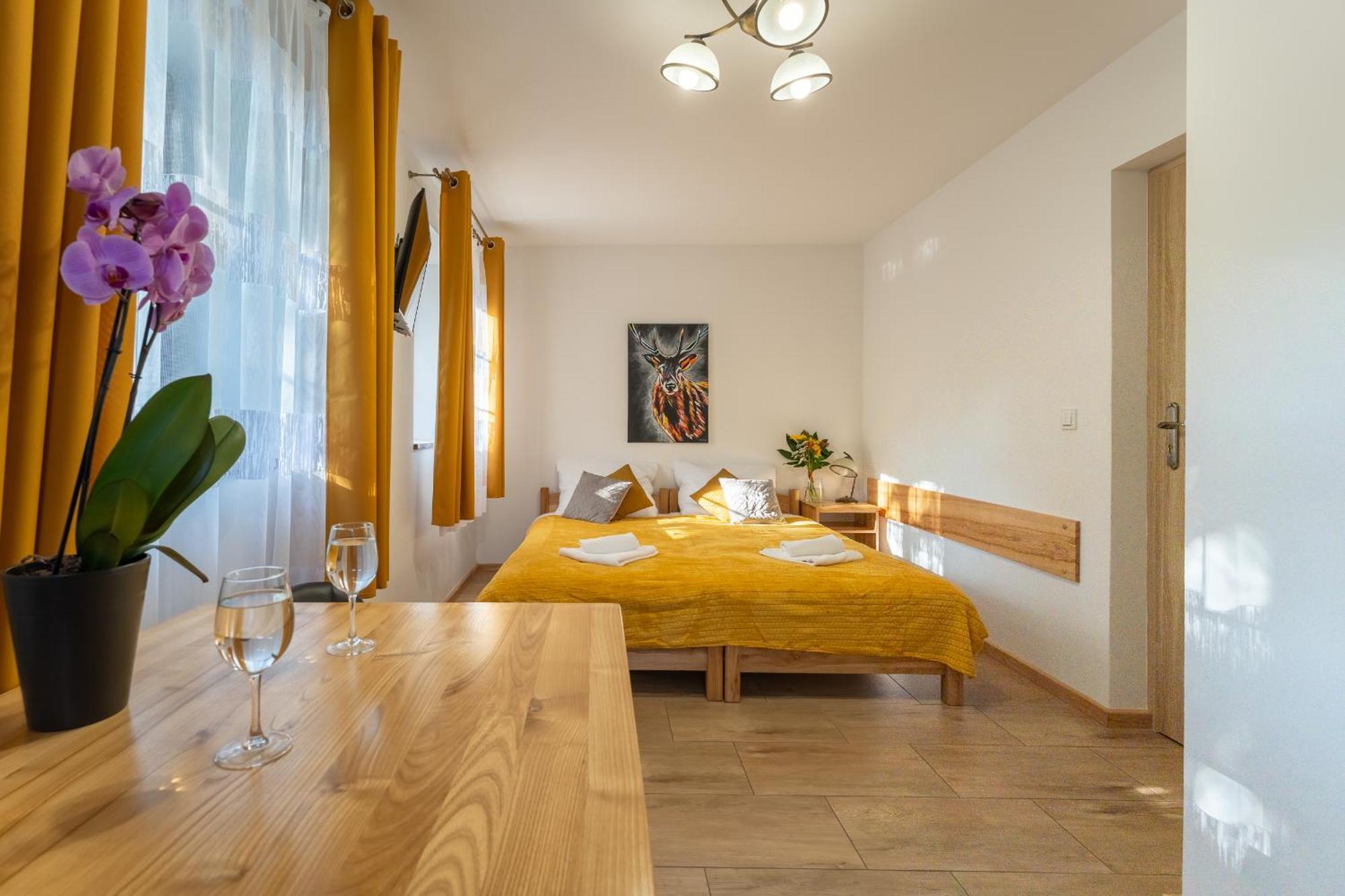 Dom Krawca - Pod Chojnikiem Jelenia Góra Exterior foto